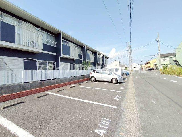 フレグランススズキAの駐車場