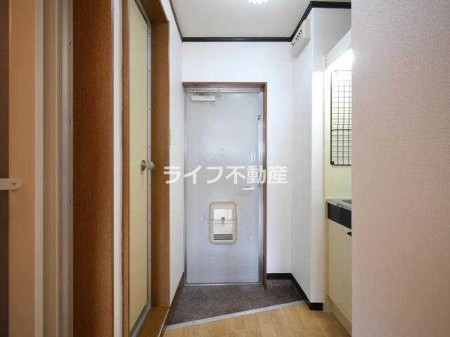 プレアール御幸町の玄関