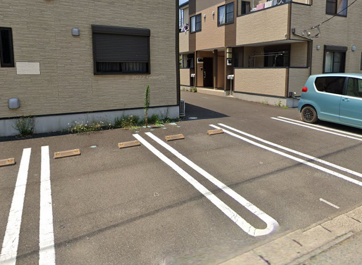 レインボーハイツAの駐車場