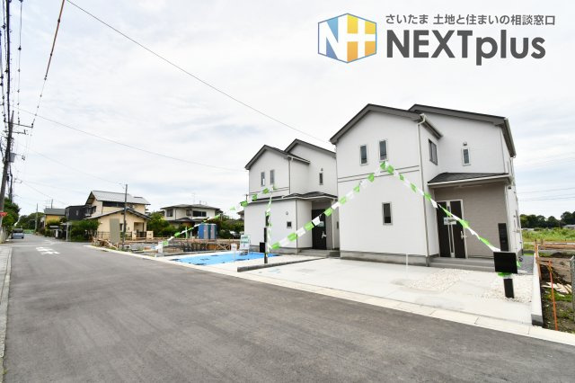 伊奈町栄１丁目46番　全8棟　F号棟の前面道路含む現地写真
