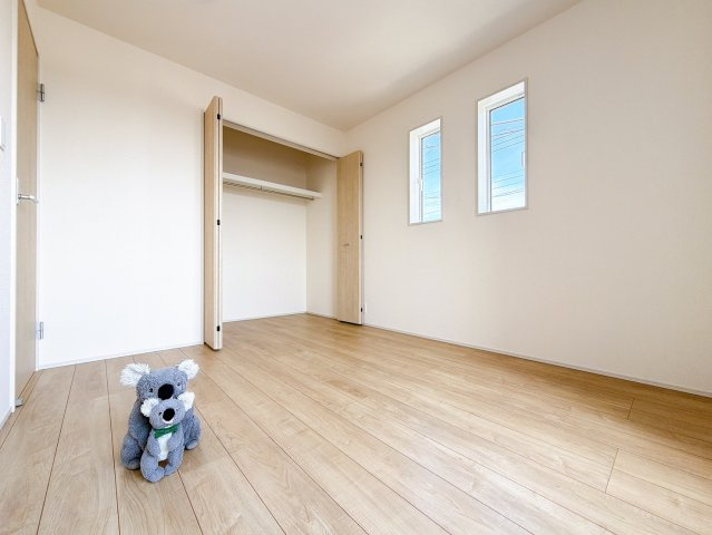 【洋室】 | 前橋市北代田町　新築住宅 | 広さはお子様の勉強部屋にも適した広さ！
勉強机や本棚などの家具を置いてもフリースペースも確保することができます。