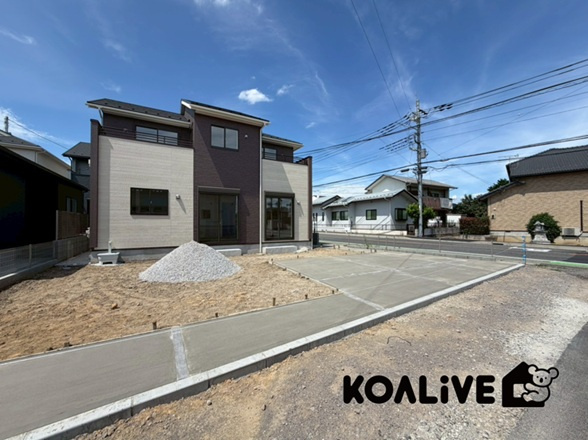 【外観】 | 前橋市北代田町　新築住宅 | 完成済み！いつでも新生活を始めることができます。
開放感あるLDK！
陽当り、風通しも良い暖かな住まいです。
KOALIVE （コアライブ）【0120-919-727】