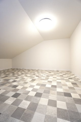 【収納】 | 【上質リフォーム】スターランド矢野駅前 | 【ロフト】
ゆったりした広さを持つロフトは、リビングに装備。
何やら秘密基地っぽくて、お子さんが喜びそう。
居室が広々使えます。