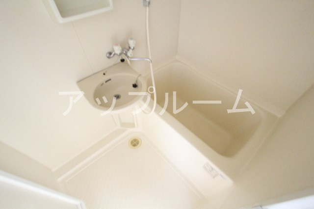カレッジハイツ春日井の浴室