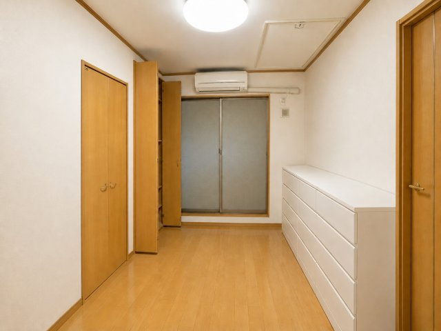 足立区神明1丁目 売戸建の洋室|2階洋室5帖＋屋根裏収納※掲載写真はCG加工により残置物を消去しています。