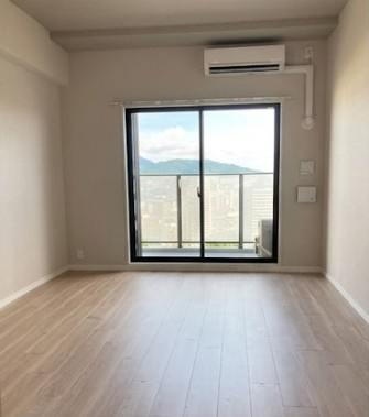 Ｓ－ＲＥＳＩＤＥＮＣＥ大橋ＦＬＵＳＳの洋室|【駅近く】角部屋、１ＤＫタイプで、お一人で
ゆっくりくつろげる室内♪
