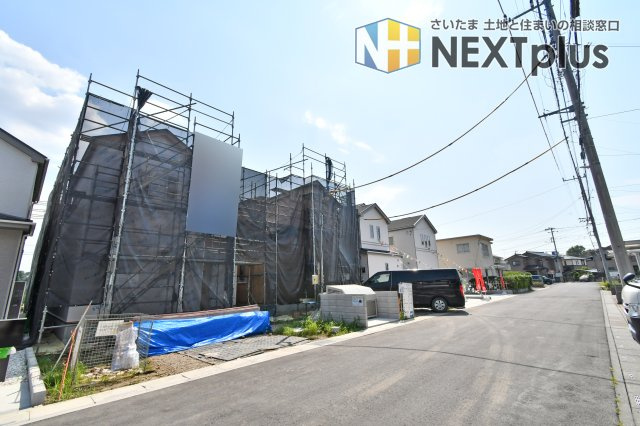 伊奈町栄１丁目46番　全8棟　D号棟の前面道路含む現地写真