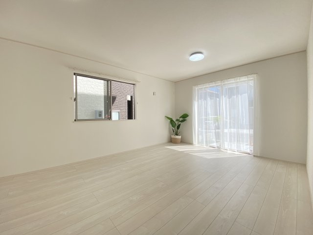 糸満市喜屋武（全2棟）B号棟の居間・リビング|※同仕様写真です