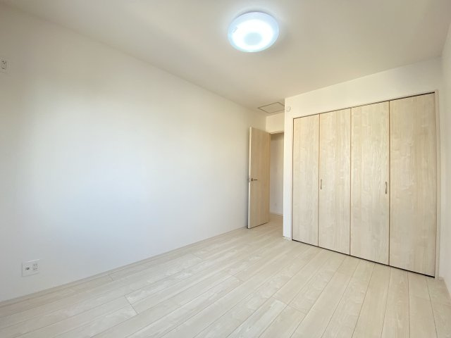糸満市喜屋武（全2棟）B号棟の洋室|※同仕様写真です