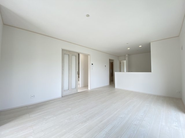 糸満市喜屋武（全2棟）B号棟の居間・リビング|※同仕様写真です