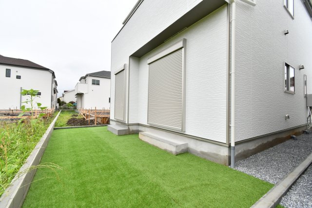 伊奈町栄１丁目46番　全8棟　Ｅ号棟の庭