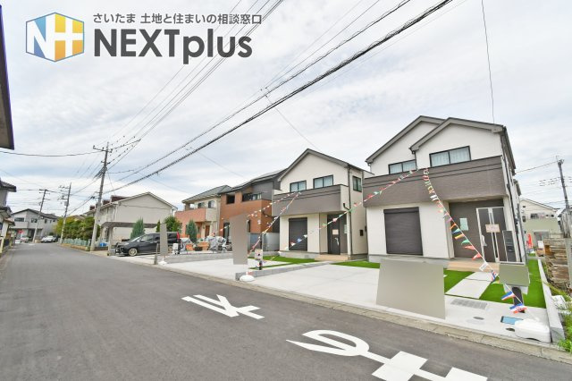 伊奈町栄１丁目46番　全8棟　I号棟の前面道路含む現地写真
