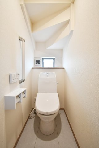 伊奈町栄１丁目46番　全8棟　O号棟のトイレ