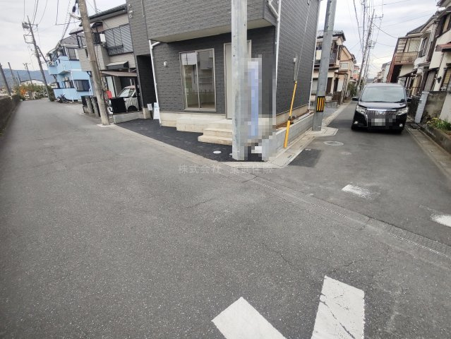 【前面道路含む現地写真】の画像