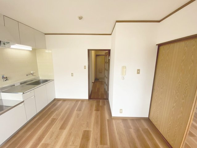 サンライズ宝塚の居間・リビング|こちらの居間で趣味の時間をお楽しみください