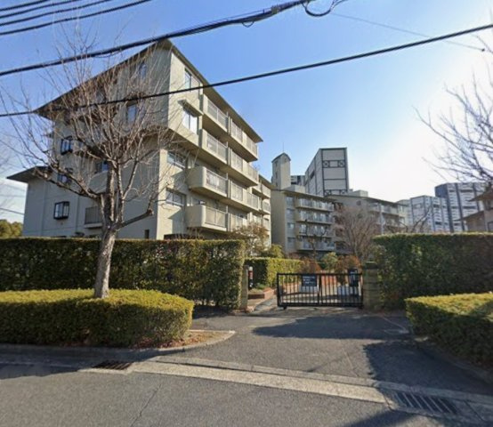 芦屋緑1住宅1号棟のエントランス|海も近く、緑豊かな立地
