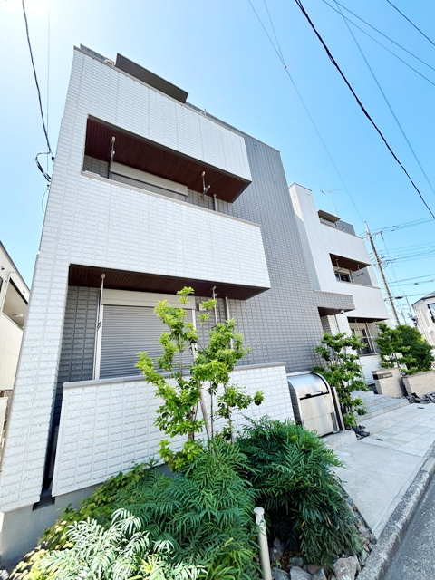 Duo Wakaba East