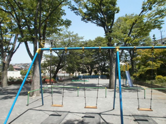 【周辺】 | 南長津田団地8号棟 | 敷地内には遊具もあります