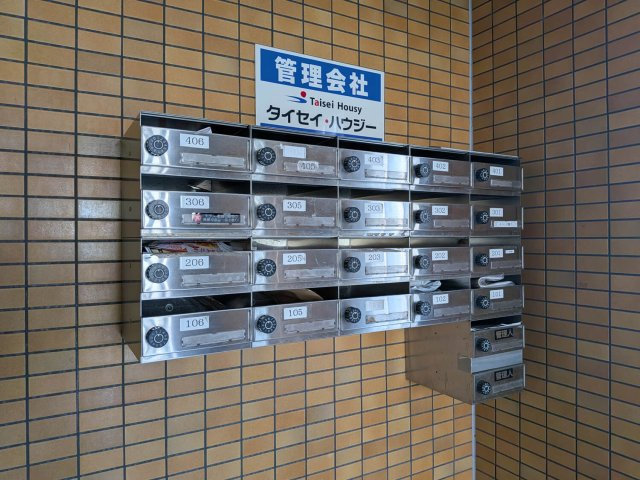 シェーヌ生駒のエントランス