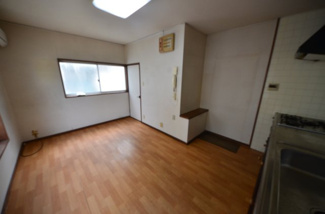 【居間・リビング】 | 紫野東舟岡町 中古戸建