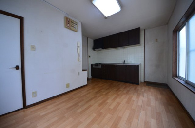 【居間・リビング】 | 紫野東舟岡町 中古戸建