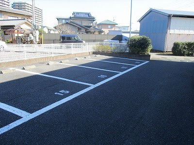 レオパレスラルーチェⅡの駐車場