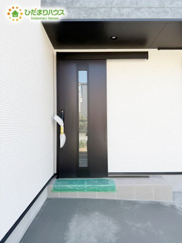 柏市西原130②　新築戸建　2号棟の玄関