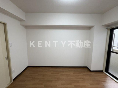 【寝室】 | グリュック南大井 | 広くて明るい寝室