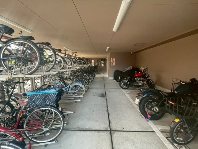 ランフォルセ香里園の駐輪場