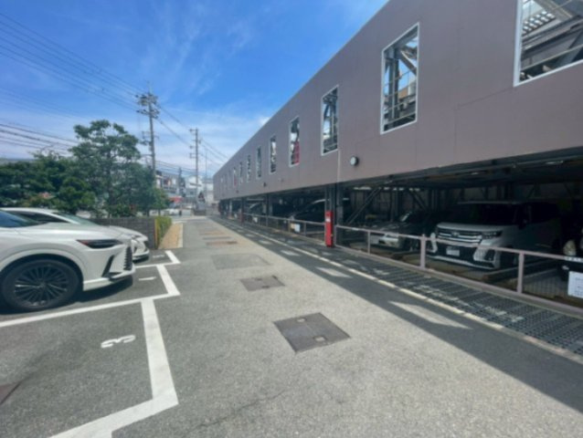 ランフォルセ香里園の駐車場