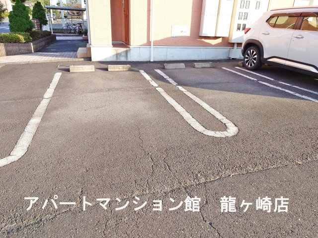 カーサ・イリーデの駐車場