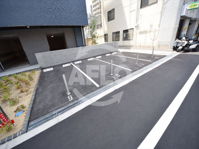 プレサンス梅田北ディアの駐車場