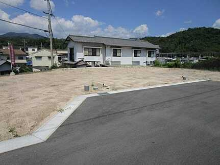 安佐南区伴東7丁目の前面道路含む現地写真