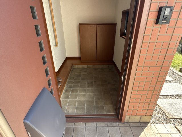 ガーデンコート高畑の玄関