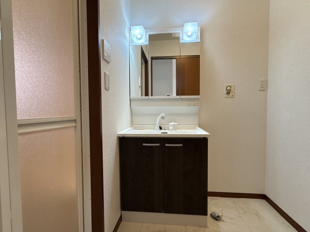 ガーデンコート高畑の洗面所
