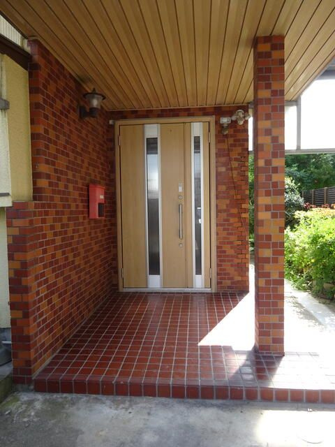国分町戸建のエントランス