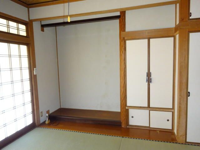 国分町戸建の収納