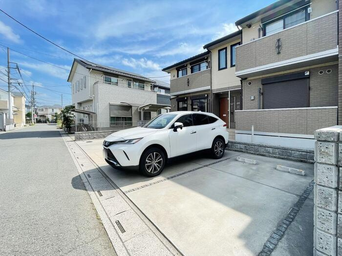 グランシャリオの駐車場
