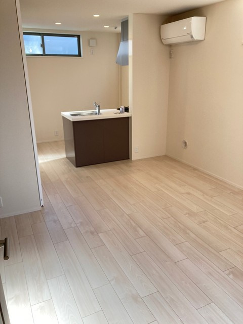 グリシーナ目黒の洋室|★明るいフローリングの角部屋です★