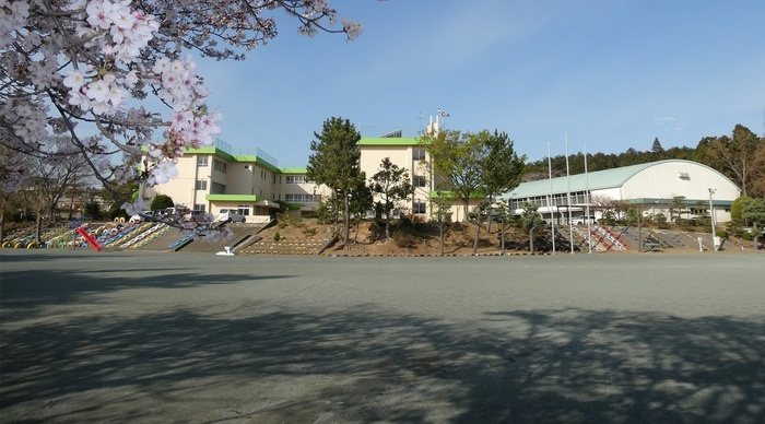 成田市加良部４丁目３期の周辺|新山小学校