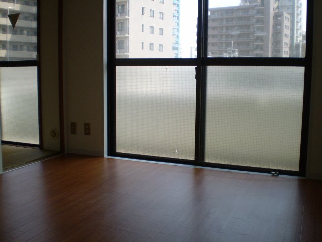 アーク市川の居間・リビング