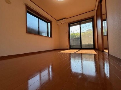 【居間・リビング】シャトルクレスト向山A