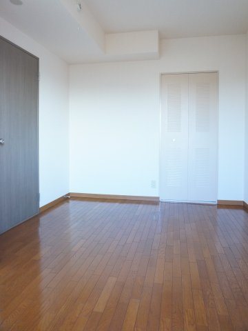 グランプラスの洋室|洋室２　※別号室の参考写真です(現況優先・仕様違いの場合あり)