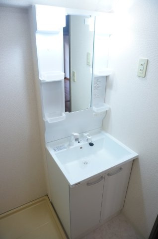 グランプラスの洗面所|※別号室の参考写真です(現況優先・仕様違いの場合あり)