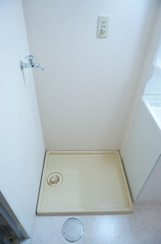 グランプラスの設備|室内洗濯機置場　※別号室の参考写真です(現況優先・仕様違いの場合あり)