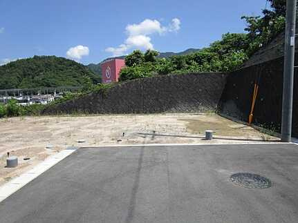安佐南区伴東7丁目の前面道路含む現地写真