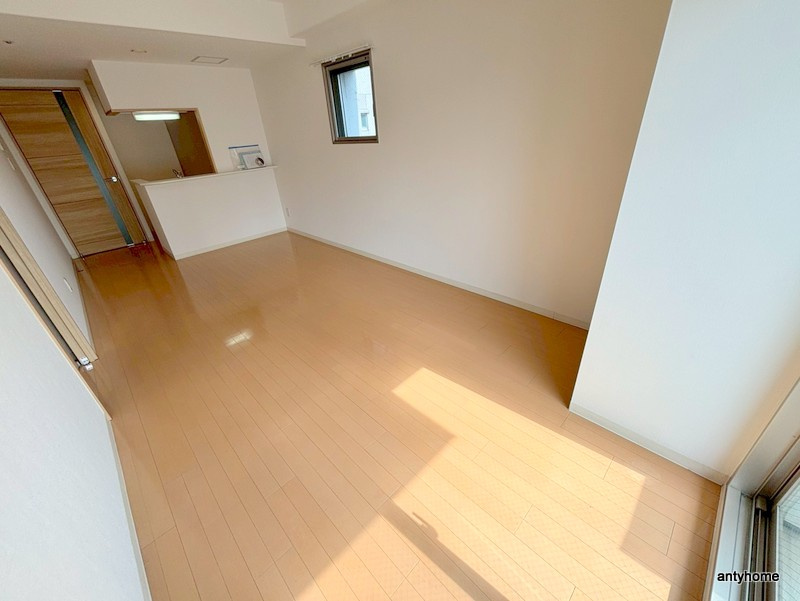 フロンティアコート堺筋本町　仲介手数料無料の居間・リビング