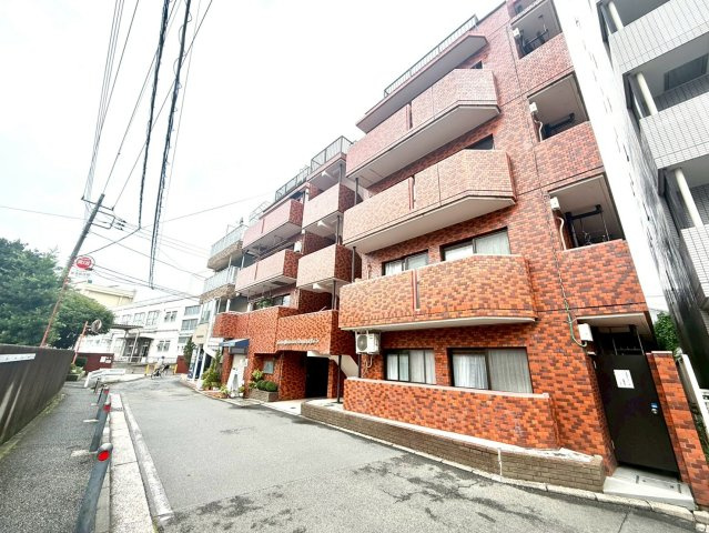 ライオンズマンション井土ヶ谷第5の外観|温かみを感じる落ち着いた外観。