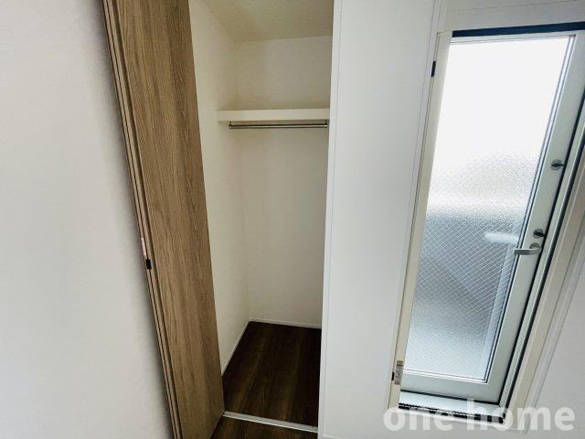 加島2丁目新築戸建の収納|◆3階約5.0帖洋室 収納です！小ぶりですがハンガーパイプ×枕棚付きで収納がしやすいです！