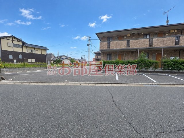 アンプルール　B棟の駐車場|駐車場があります